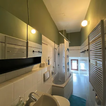 Mit Stuck In -living Liebig54 * Offenbach am Main